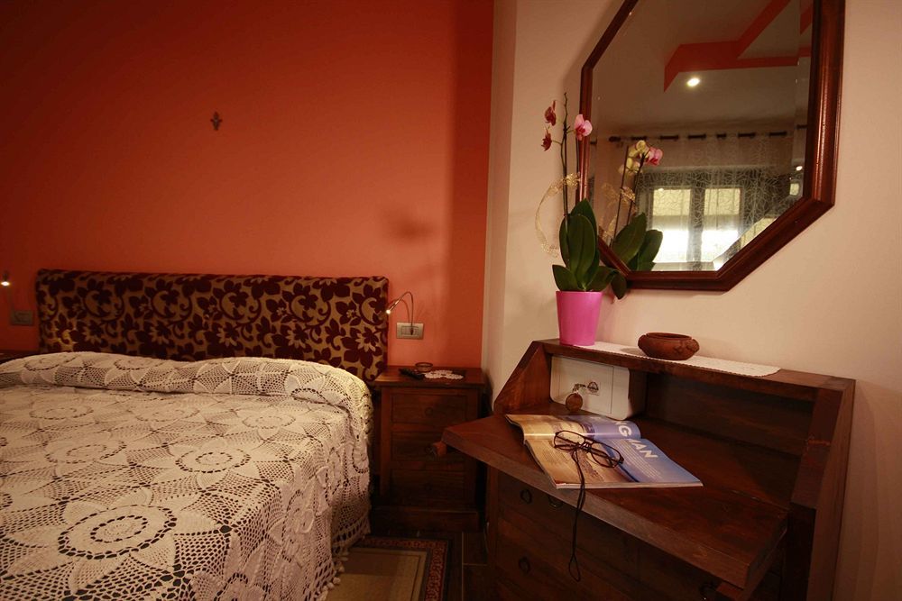 Santa Maria Degli Ancillotti Guest House Petrignano Exterior photo