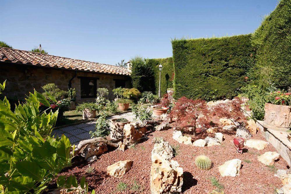 Santa Maria Degli Ancillotti Guest House Petrignano Exterior photo